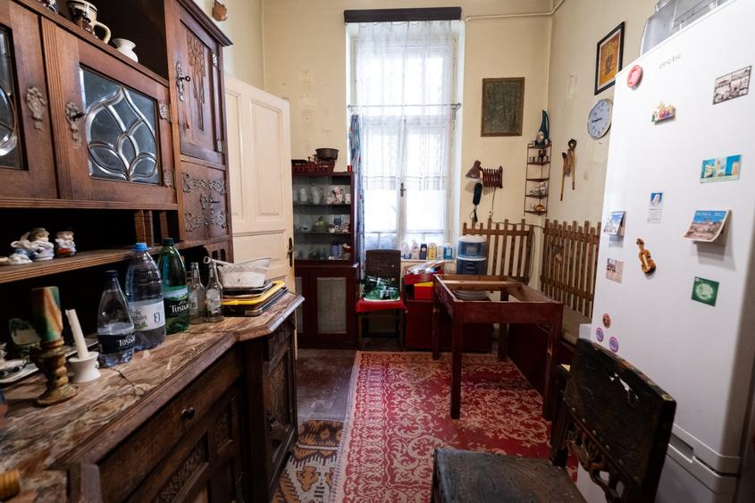 Apartament cu 2 camere semidecomandat în Horea