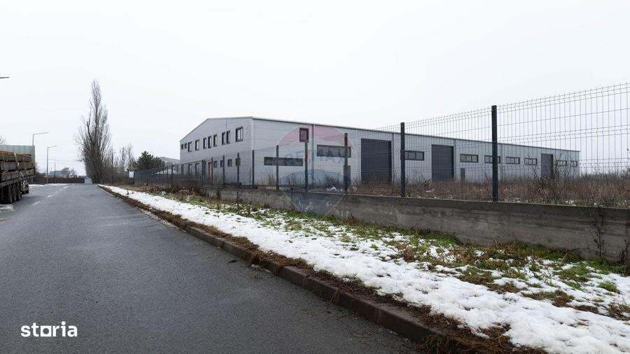 Spațiu comercial, de 1,800 mp, în Central