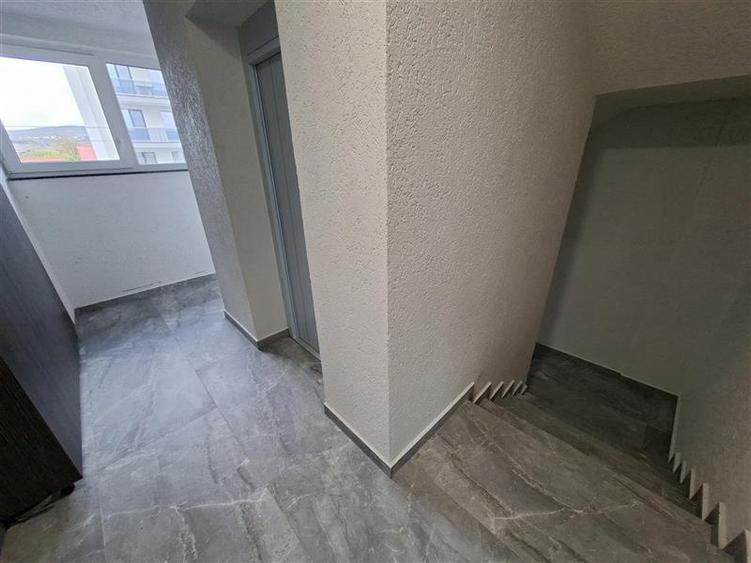 Apartament cu 4 camere semidecomandat în Mărăști