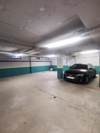 Apartament cu 3 camere, mobilat în Băneasa