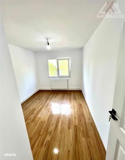 Apartament cu 4 camere decomandat în Dacia