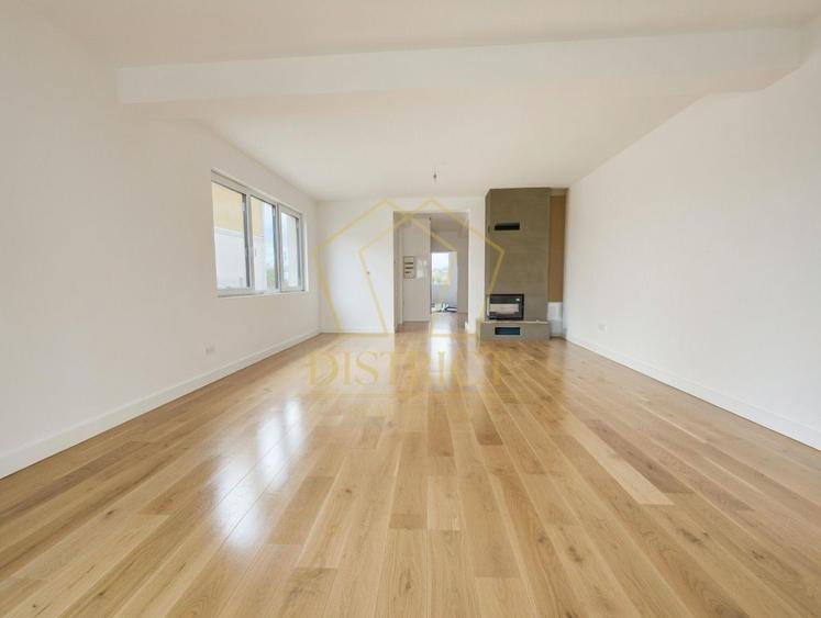 Duplex cu 4 camere cu Canalizare în Dumbrăvița