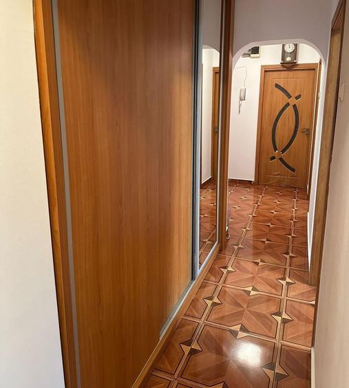 Apartament cu 3 camere decomandat în Alexandru Obregia