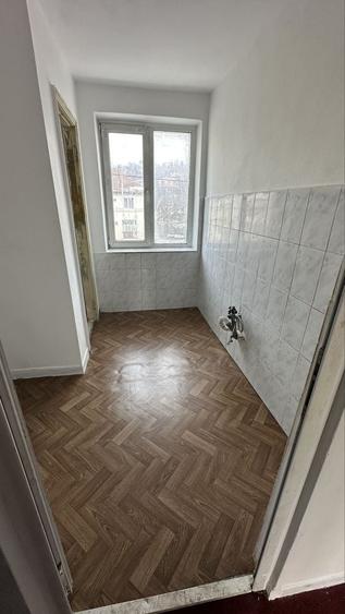 Apartament cu 3 camere decomandat în Păcurari