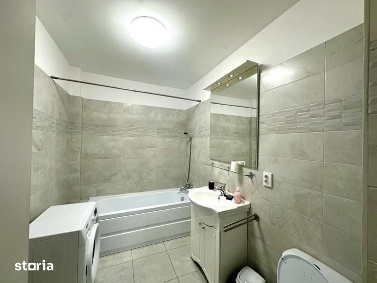 Apartament cu 4 camere semidecomandat în Între Lacuri