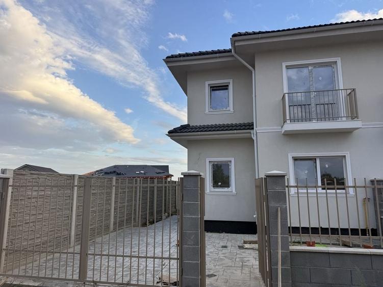 Casă cu 3 camere în Bucovăț