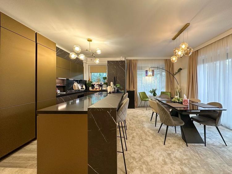 Apartament cu 6 camere decomandat, mobilat în Barbu Văcărescu