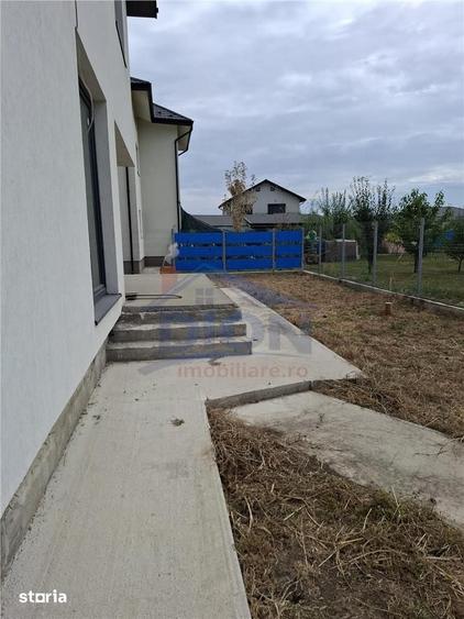 Casă cu 3 camere cu Teren 330 Mp în Domnești
