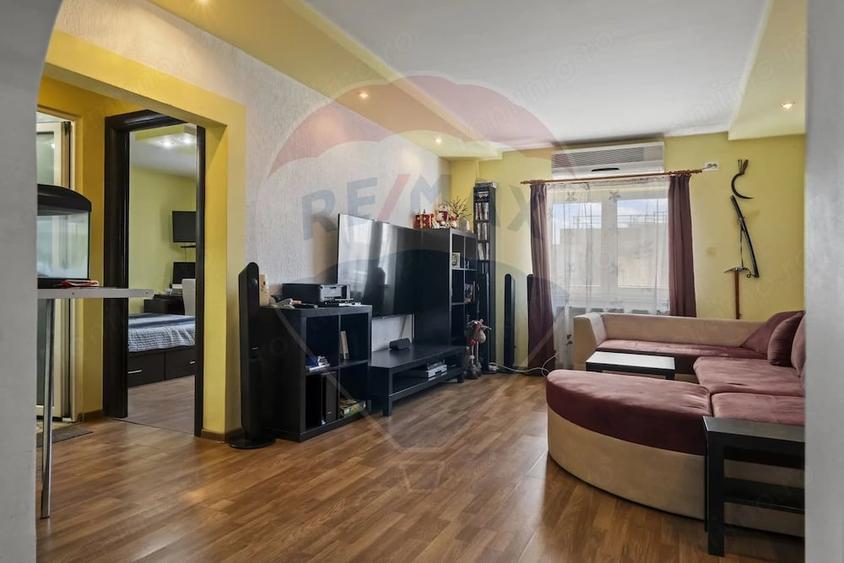 Apartament cu 4 camere decomandat în Sebastian