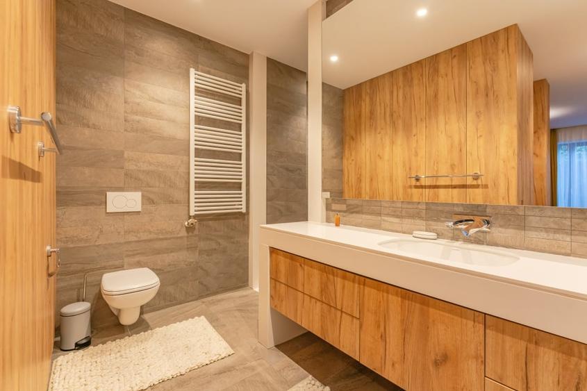 Apartament cu 3 camere decomandat, mobilat în Ultracentral