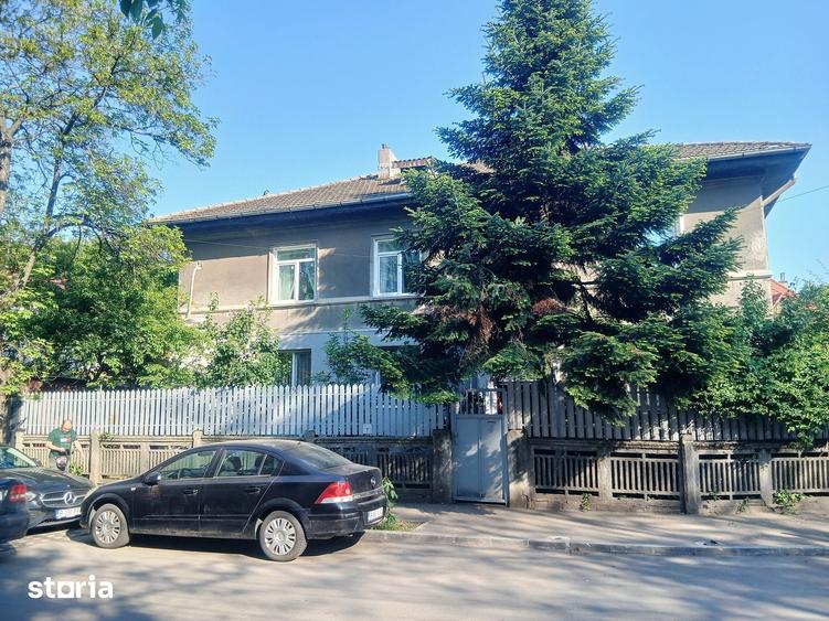 Apartament cu 3 camere în Pieptănari