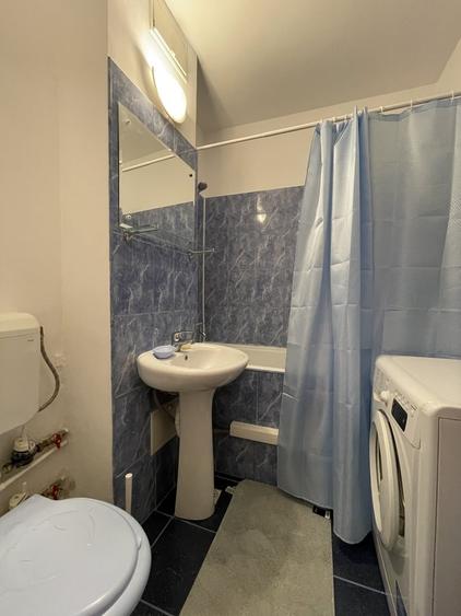 Apartament cu 3 camere decomandat în Muncii