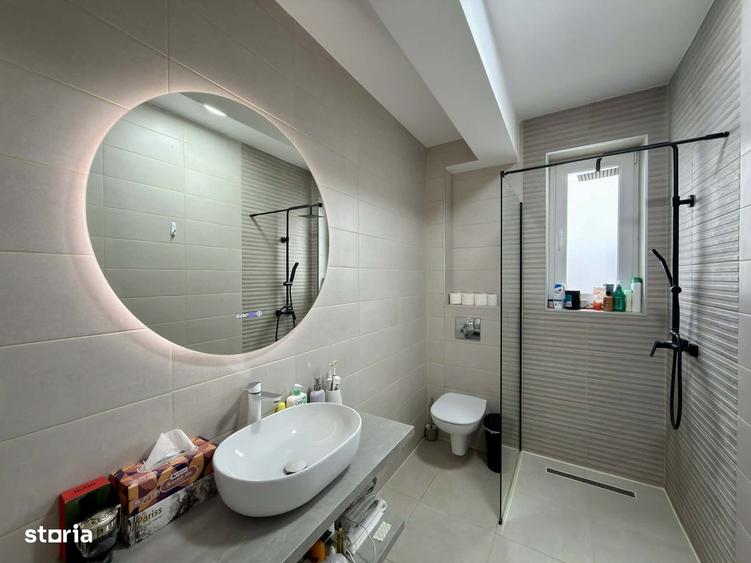 Casă cu 5 camere cu Teren 330 Mp în Central