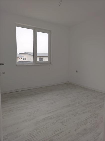 Casă individuală cu 3 camere cu Teren 320 Mp în Crevedia