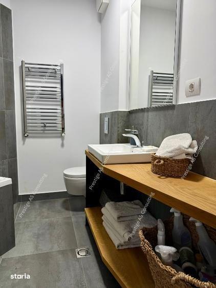 Apartament cu 3 camere, mobilat în Central