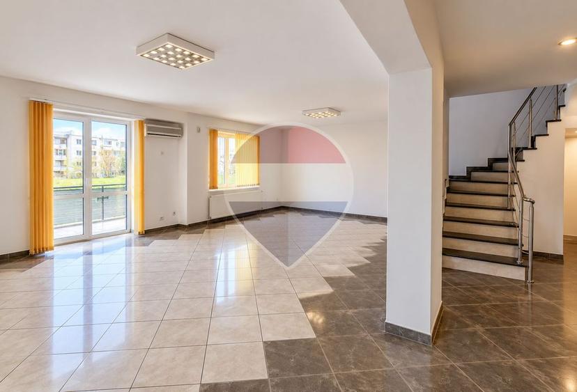 Casă individuală cu 5 camere cu Teren 240 Mp în Vitan