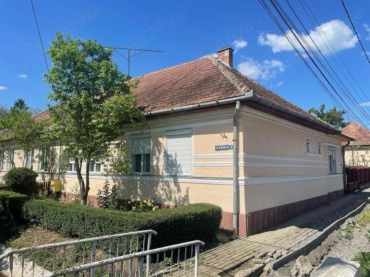 Casă cu 3 camere cu Teren 277 Mp în Sărmașu