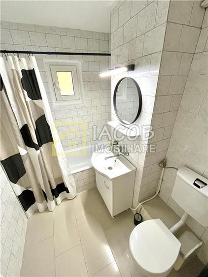 Apartament cu 3 camere decomandat, mobilat în 9 Mai