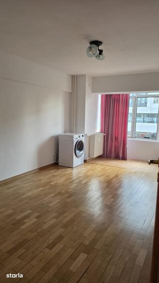 Apartament cu 3 camere în Centrul Civic