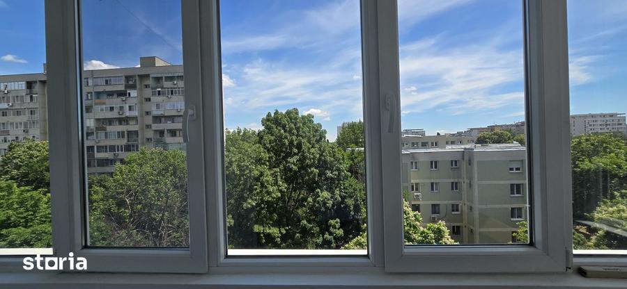 Apartament cu 2 camere decomandat în Titan