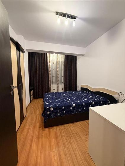 Apartament cu 3 camere semidecomandat, mobilat în Moșilor