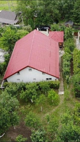 Casă individuală cu 5 camere cu Teren 2500 Mp în Central