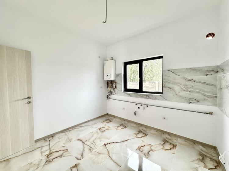 Duplex cu 5 camere cu Canalizare în Moșnița Nouă