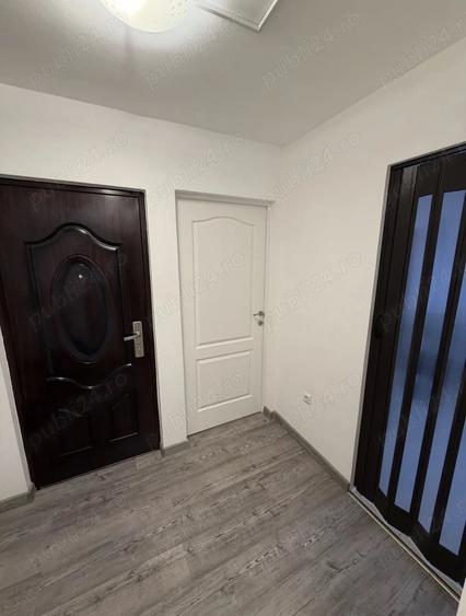 Apartament cu 3 camere decomandat în Iosia