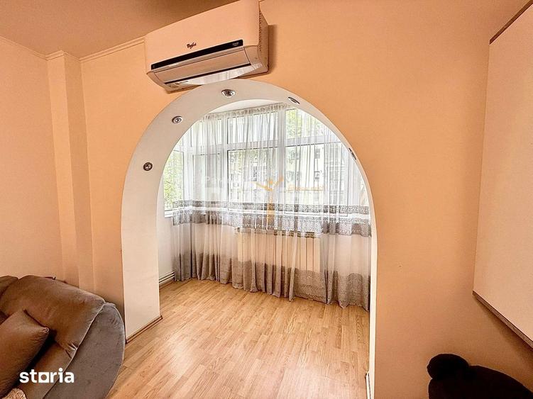 Apartament cu 3 camere semidecomandat, mobilat în Central