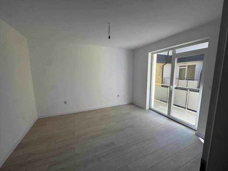 Apartament cu 3 camere decomandat în Giroc