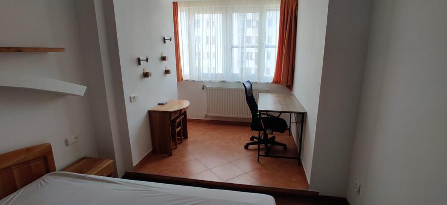 Apartament cu 4 camere decomandat în Zorilor