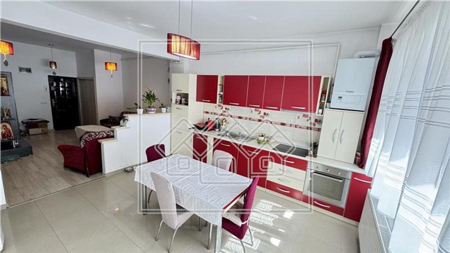 Apartament cu 3 camere nedecomandat în Turnișor