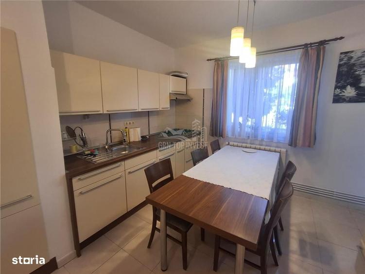 Apartament cu 4 camere decomandat în Central
