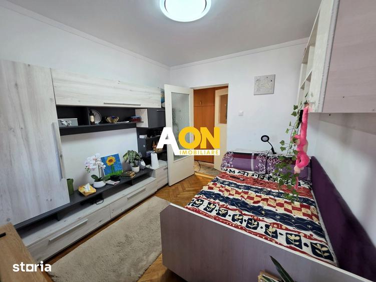 Apartament cu 3 camere decomandat în Cetate
