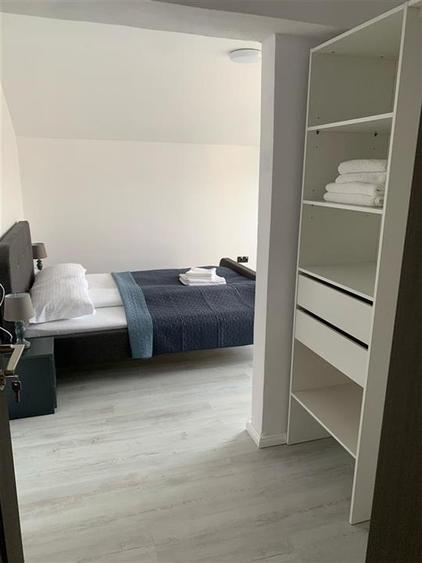 Apartament cu 3 camere decomandat, mobilat în Bran