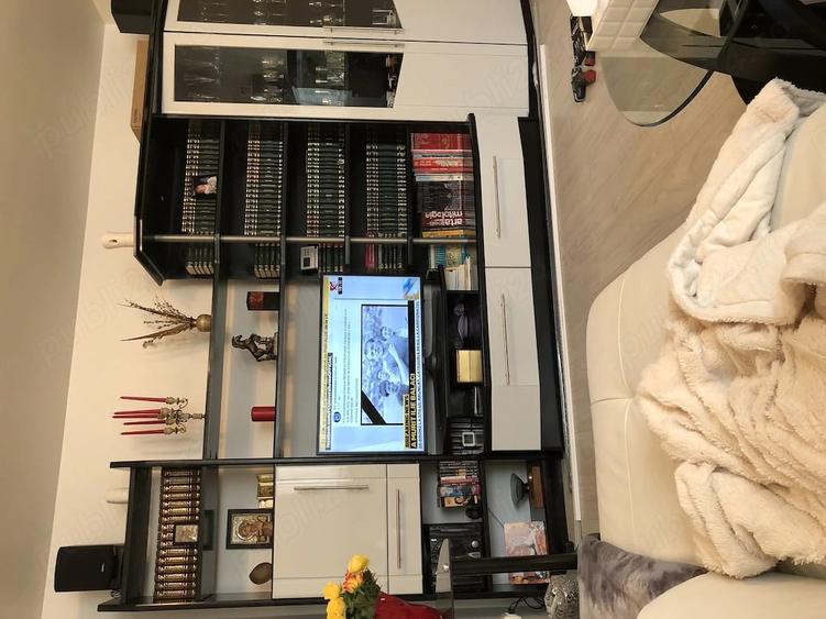 Apartament cu 3 camere semidecomandat în Central