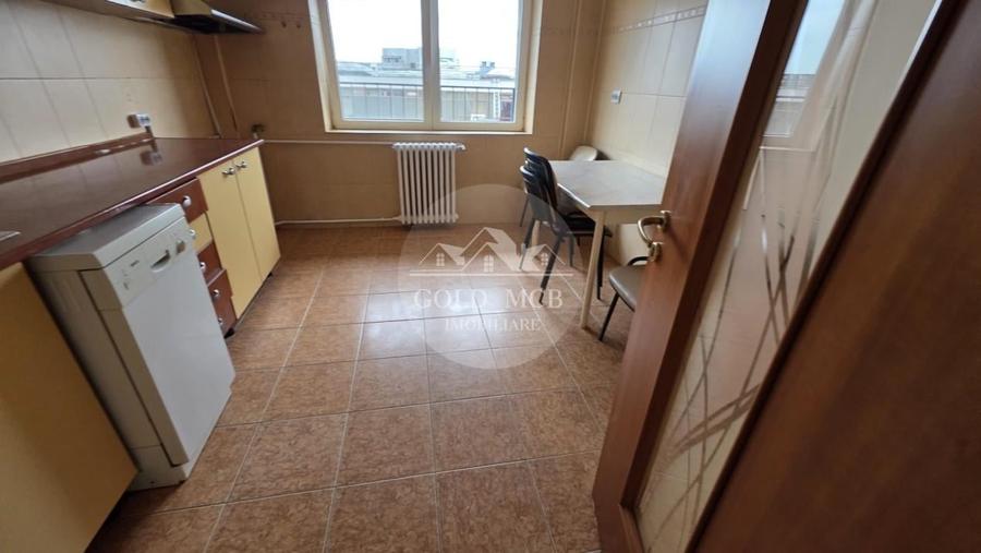 Apartament cu 4 camere circular, mobilat în Matei Voievod
