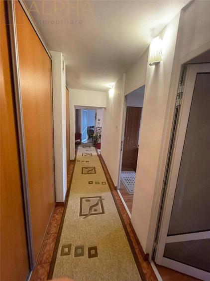 Apartament cu 3 camere decomandat în Independenței