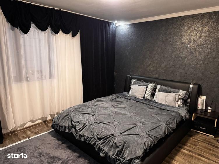 Casă cu 3 camere decomandat în Central