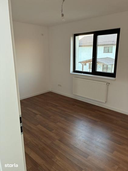 Casă cu 4 camere cu Teren 477 Mp în Central