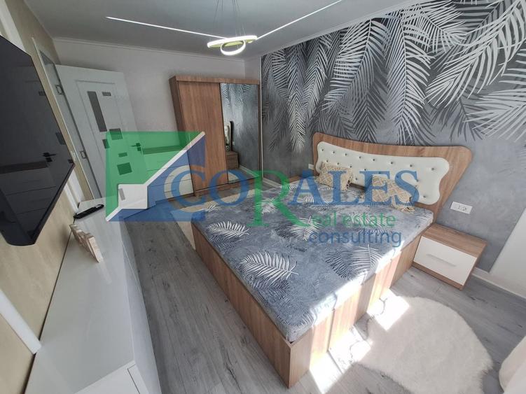 Apartament cu 3 camere semidecomandat, mobilat în Dâmbovița