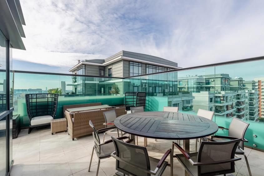 AMAZING PENTHOUSE - LAKE VIEW - 4
