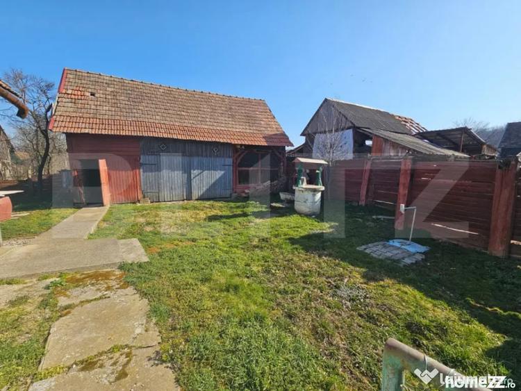 Casă cu 4 camere cu Teren 1000 Mp în Sâncel