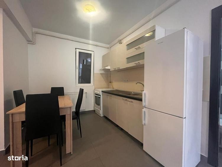 Apartament cu 3 camere semidecomandat în Iris
