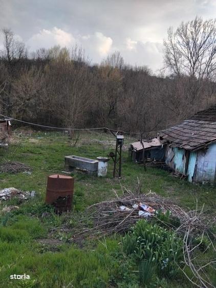 Casă cu 4 camere cu Teren 140 Mp în Vârvor