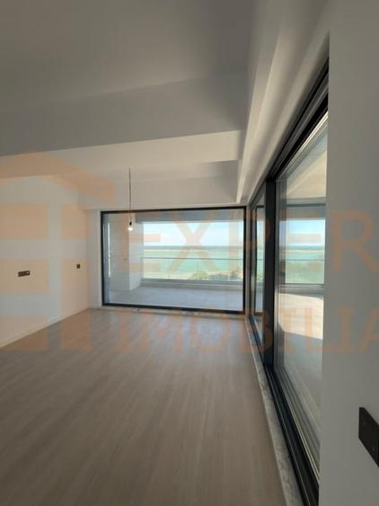 Apartament cu 3 camere decomandat în Faleza Nord