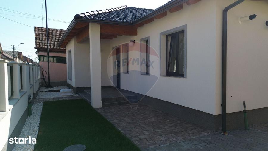 Casă cu 3 camere cu Teren 300 Mp în Central