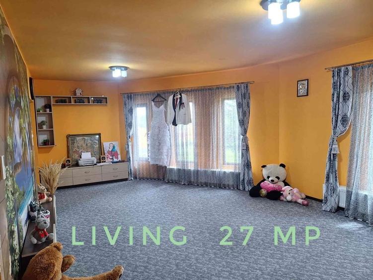 Casă cu 5 camere cu Teren 1325 Mp în Central