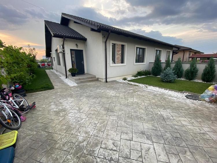 Casă cu 2 camere în Moșnița Nouă
