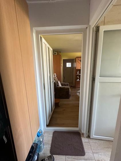 Apartament cu 2 camere semidecomandat în Rahova